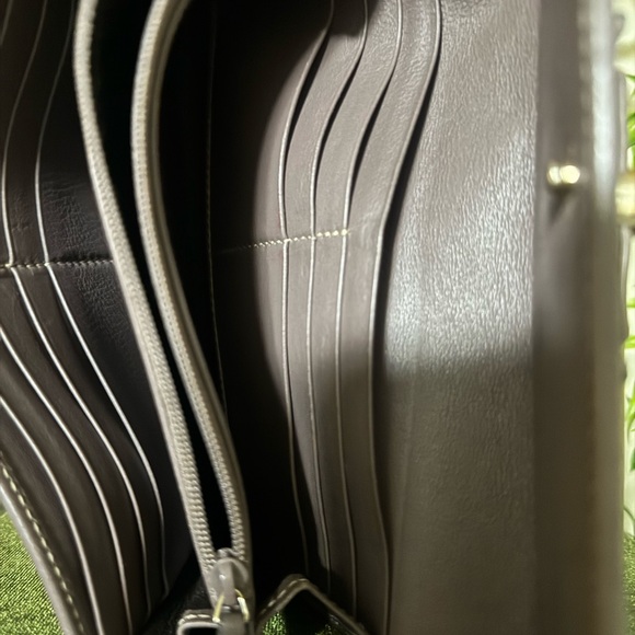 Gucci Mauve and Tan Monogram Wallet - Picture 8 of 12